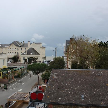 Hotel Des Pins Jullouville-les-Pins Zimmer foto
